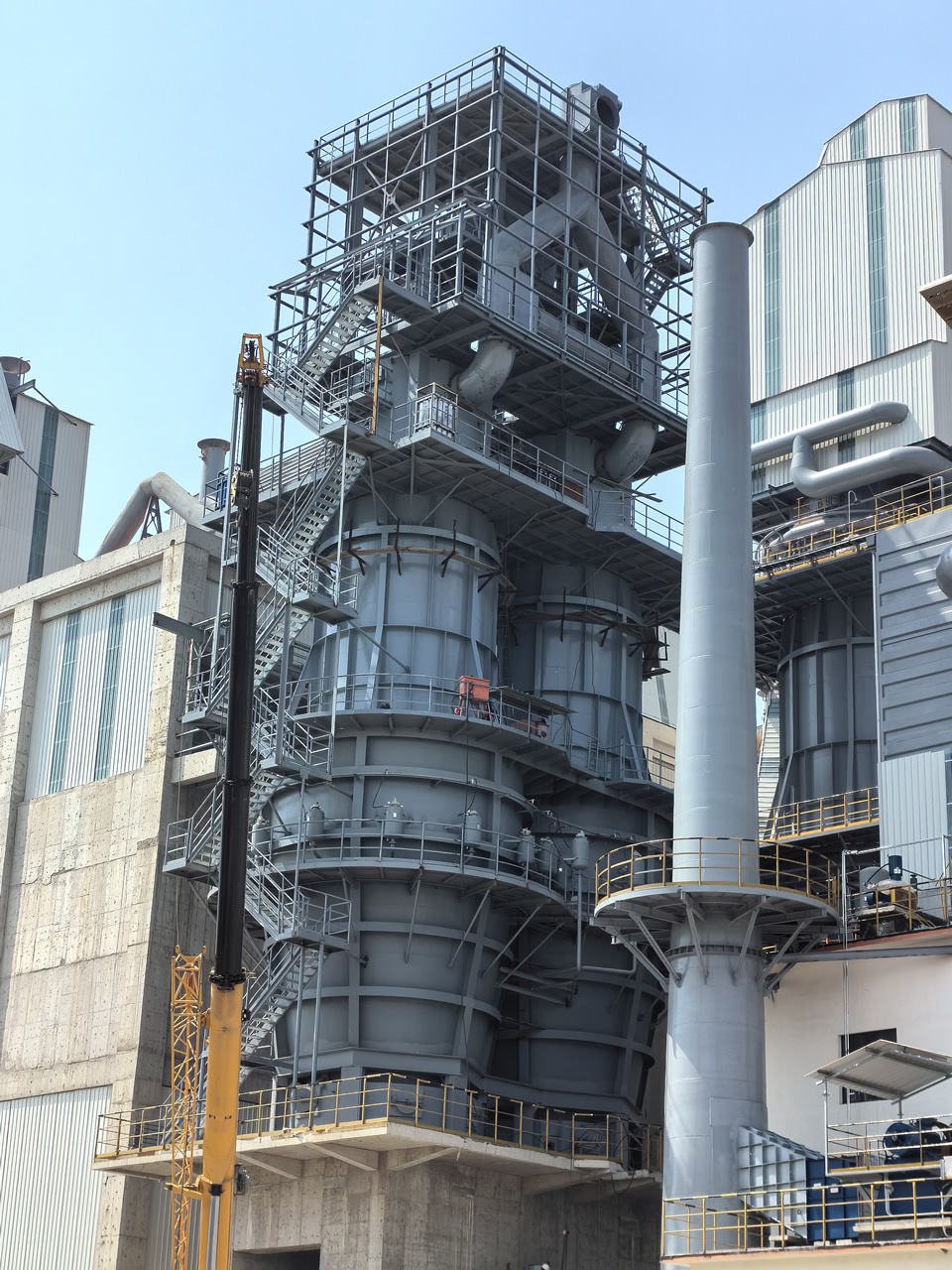 河鋼樂亭鋼鐵有限公司河鋼樂亭鋼鐵基地項目二期工程7號窯爐鋼構(gòu)完成準(zhǔn)備砌筑.jpg